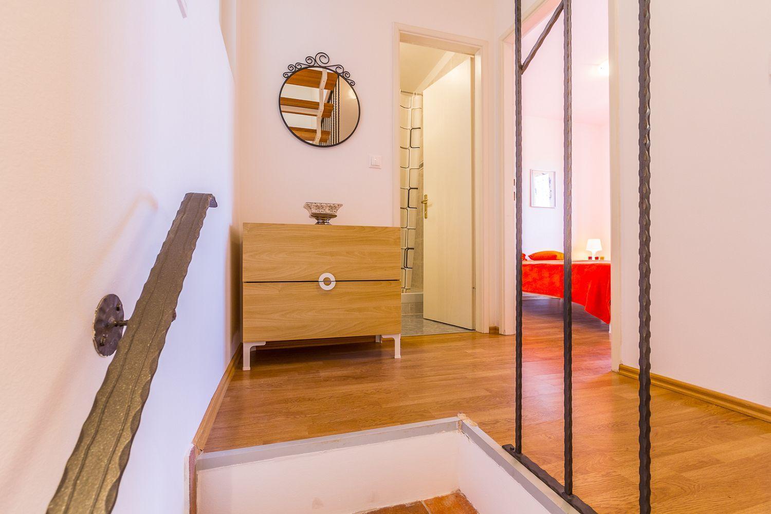 Komfortable Ferienwohnung Mit Balkon Und Meerblick Liznjan Bagian luar foto